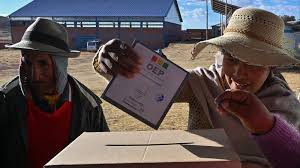 Cierran las urnas en la primera vuelta de las elecciones en Bolivia
