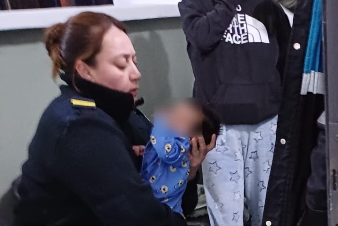 Rápido accionar policial y médico salvó a un bebé con dificultades respiratorias en Comodoro Rivadavia