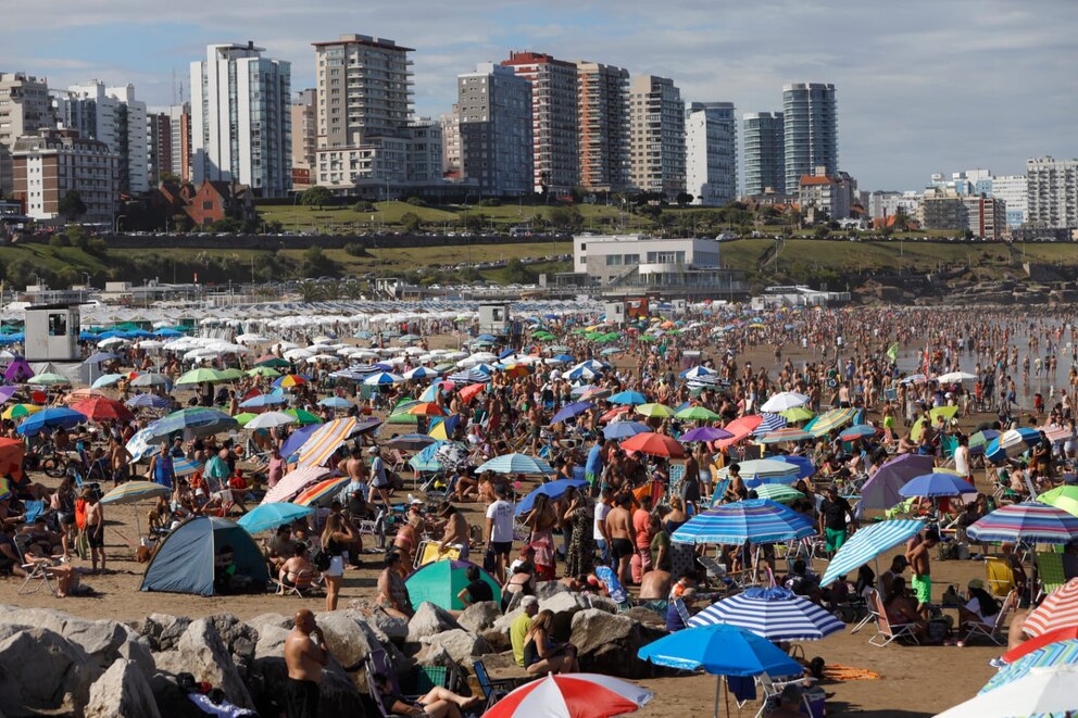 Mar del Plata anticipa subas del 25 % en alquileres y fija tarifas en balnearios para este verano: Mirá los precios