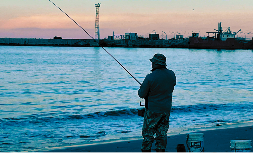 La pesca como hobby en la costanera de Comodoro