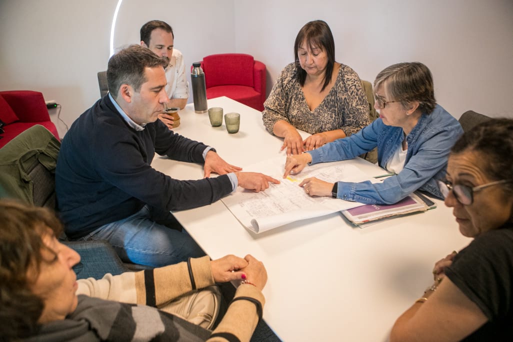 Luque se reunió con la cooperadora del Hospital de Esquel: “La gente que trabaja para la salud en Chubut hace miagros para solventar el sistema”