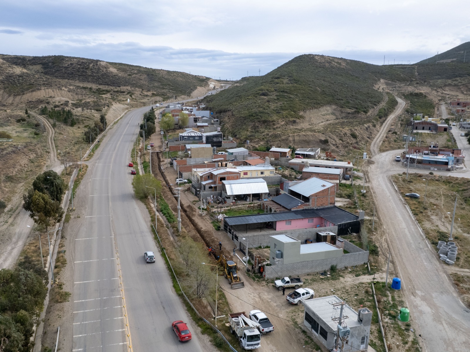 Comenzó la ejecución de las obras de agua y cloaca para vecinos de barrio Saavedra