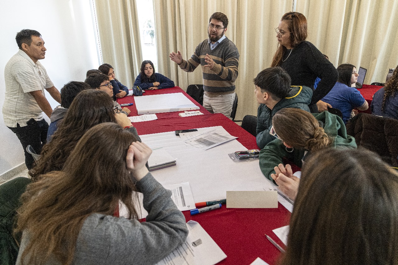 Estudiantes participaron de la Jornada de Pasivos Ambientales de la Industria Hidrocarburífera