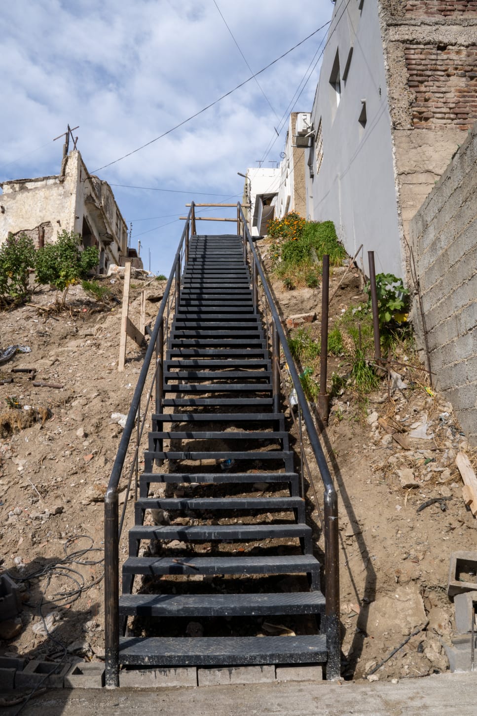 El Municipio culminó la obra de mejoramiento urbano y estructural del pasaje Henning