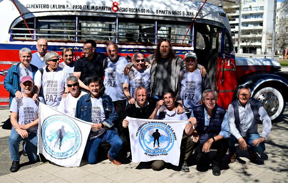 Un grupo de 16 ex combatientes regresan a Malvinas en un viaje humanitario y soberano