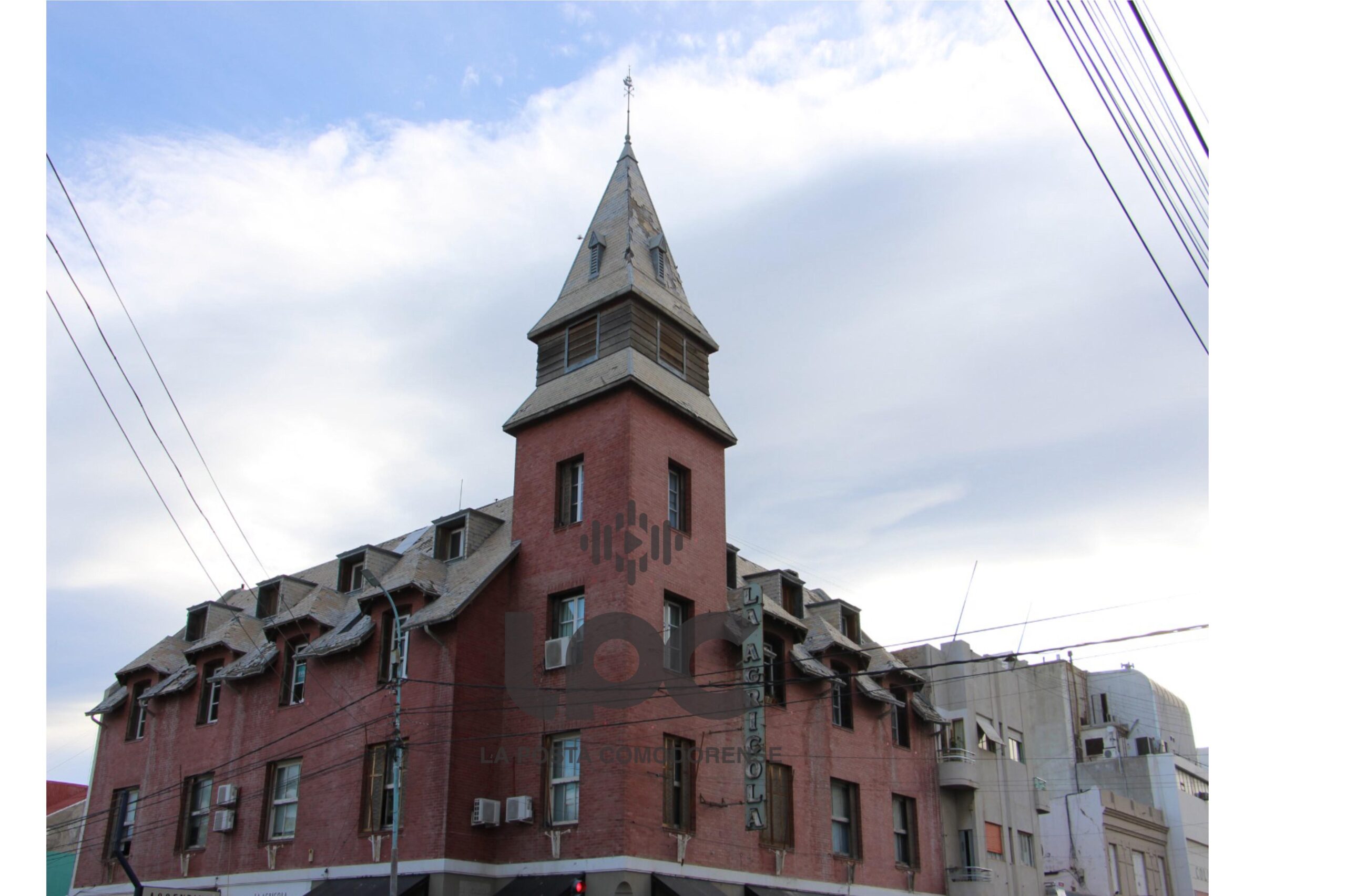 Habrá cortes de calles esta noche por las obras en el histórico edificio La Agrícola
