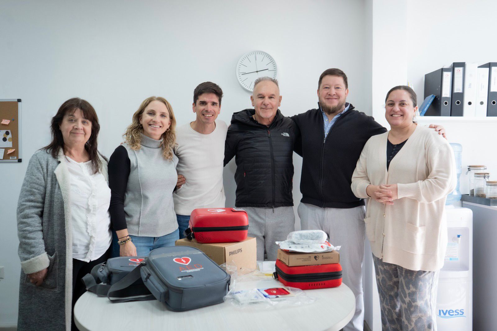 Rada Tilly incorpora nuevos desfibriladores  y refuerza la prevención en espacios públicos
