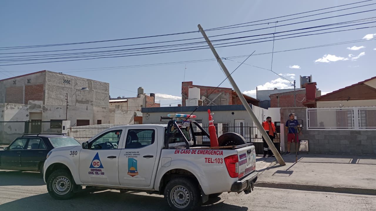 El Municipio continúa trabajando en distintas zonas de la ciudad, ante el alerta amarillo por fuertes vientos