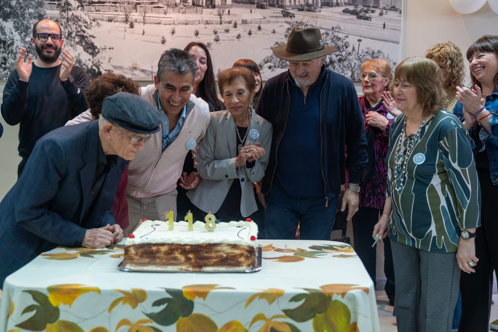 General Mosconi celebró su aniversario con un homenaje a sus vecinos históricos