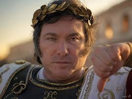 Milei en modo emperador, en la búsqueda de blindaje