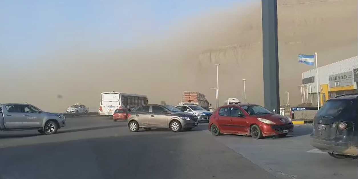 Rige alerta naranja por viento en Comodoro Rivadavia: ráfagas de hasta 115 km/h