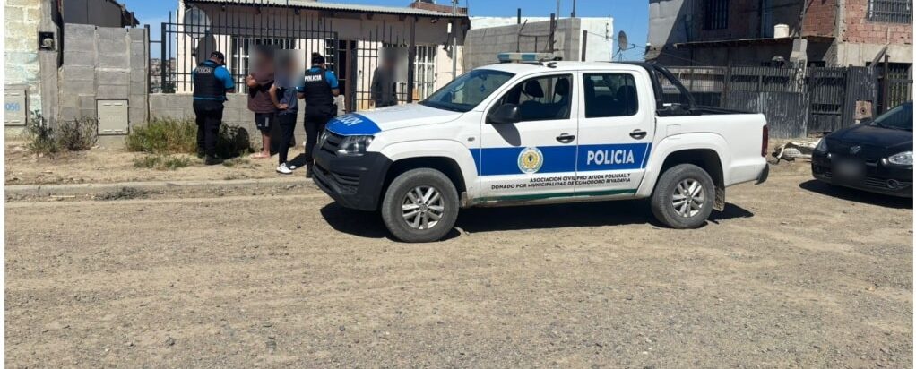 Los agarraron justo cuando querían desvalijar una casa en el barrio Moure