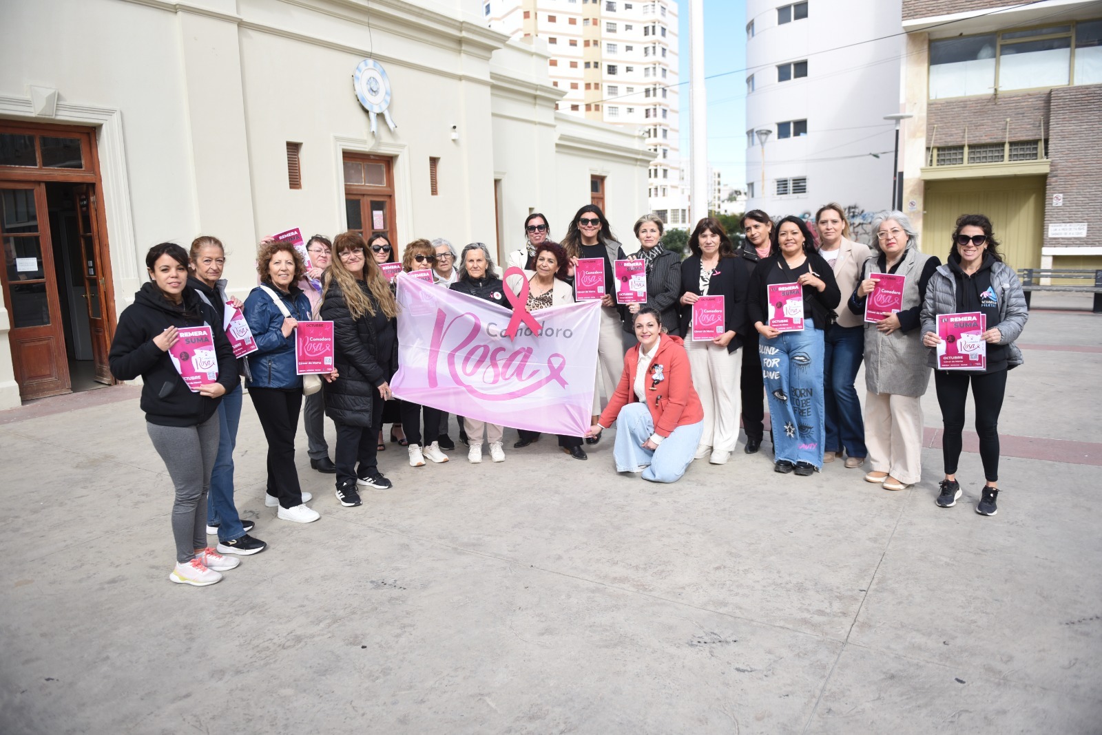Se izó la bandera rosa en el Museo Ferroportuario por el Mes de Sensibilización sobre el Cáncer de Mama