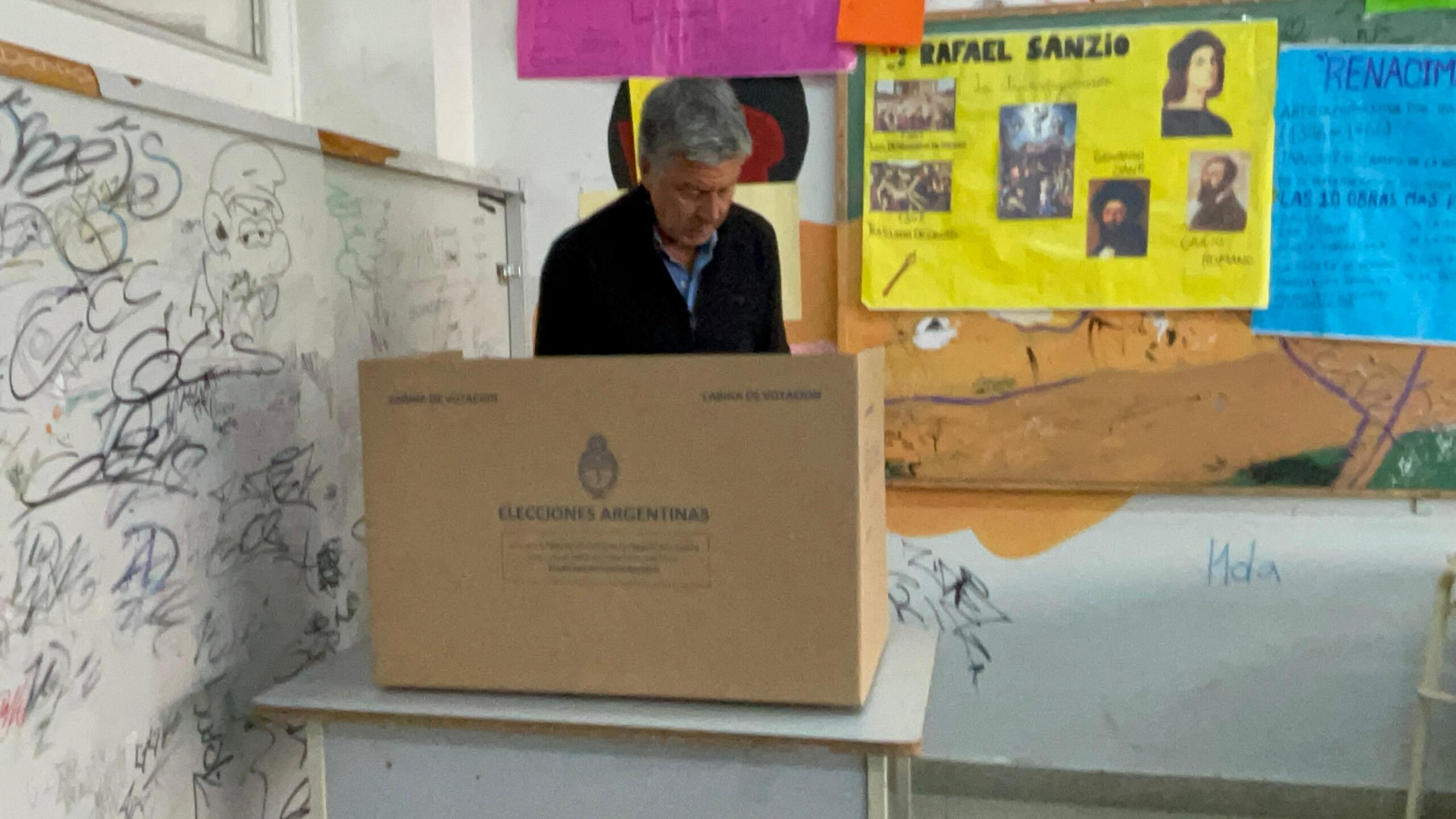 Votó Menna
