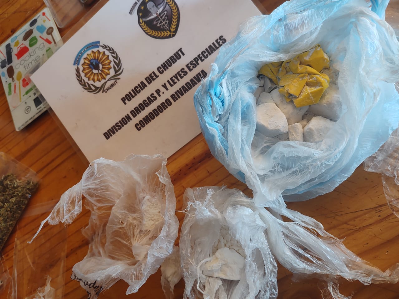 Desbaratan tres bunkers de droga en el operativo “Barrios Seguros del Km 8”
