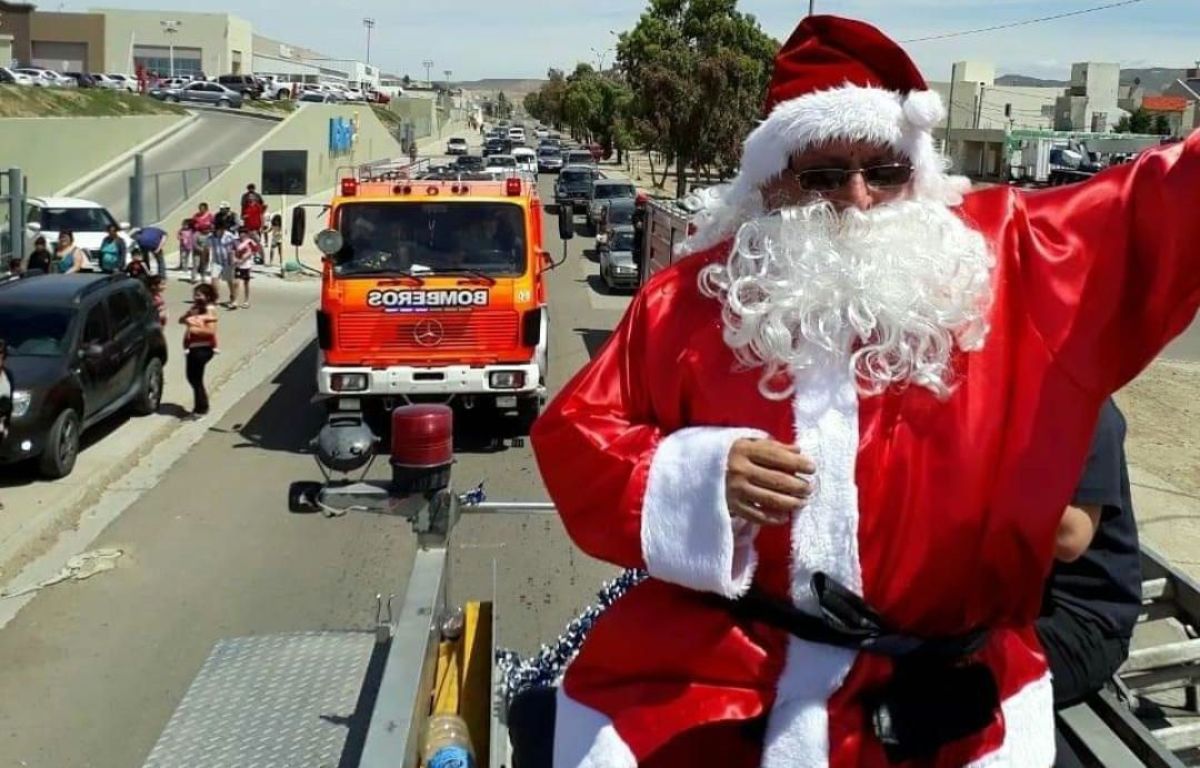 Los Bomberos de Comodoro lanzan su colecta navideña “Doná caramelos, regalá sonrisas”