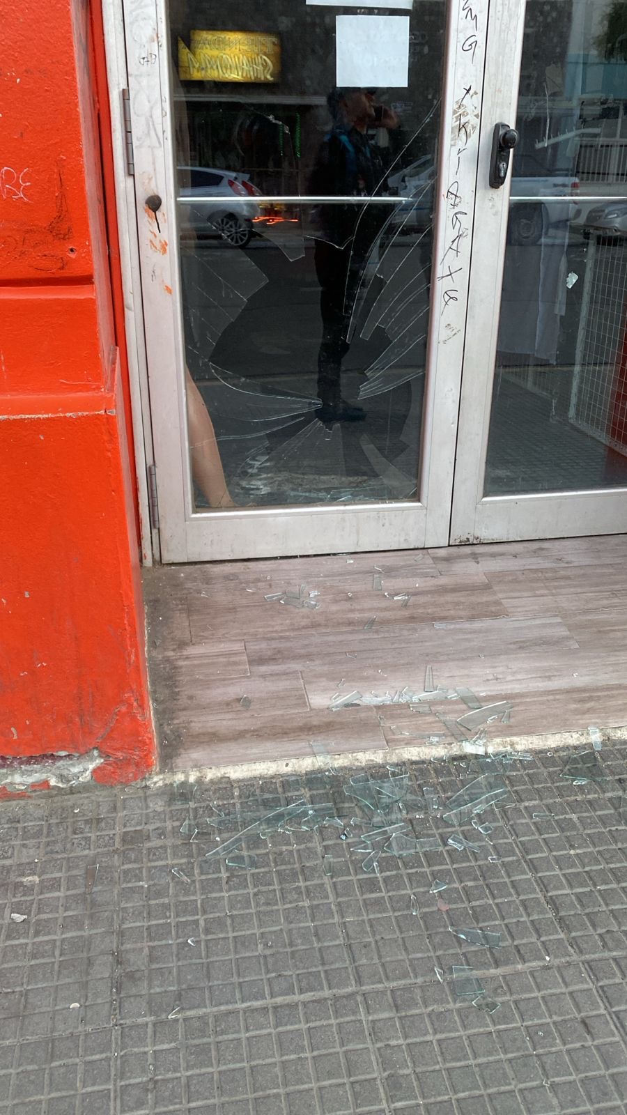 Una adolescente fue demorada por provocar daños en un paseo de compras de Comodoro