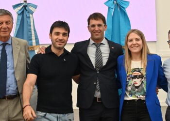 Torres puso en funciones al nuevo ministro de Producción y a la secretaria de Coordinación de Gabinete