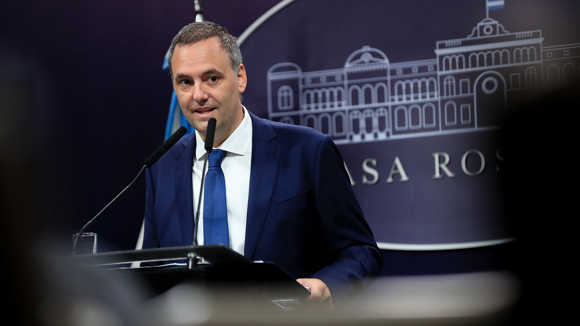 Manuel Adorni asumió como nuevo jefe de Gabinete y promete “profundizar las reformas”