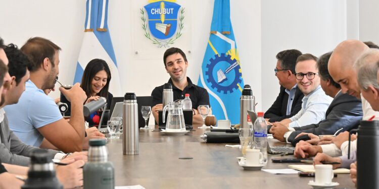 Torres encabezó una nueva reunión de gabinete y confirmó el envío a la Legislatura de un paquete de leyes para modernizar el Estado