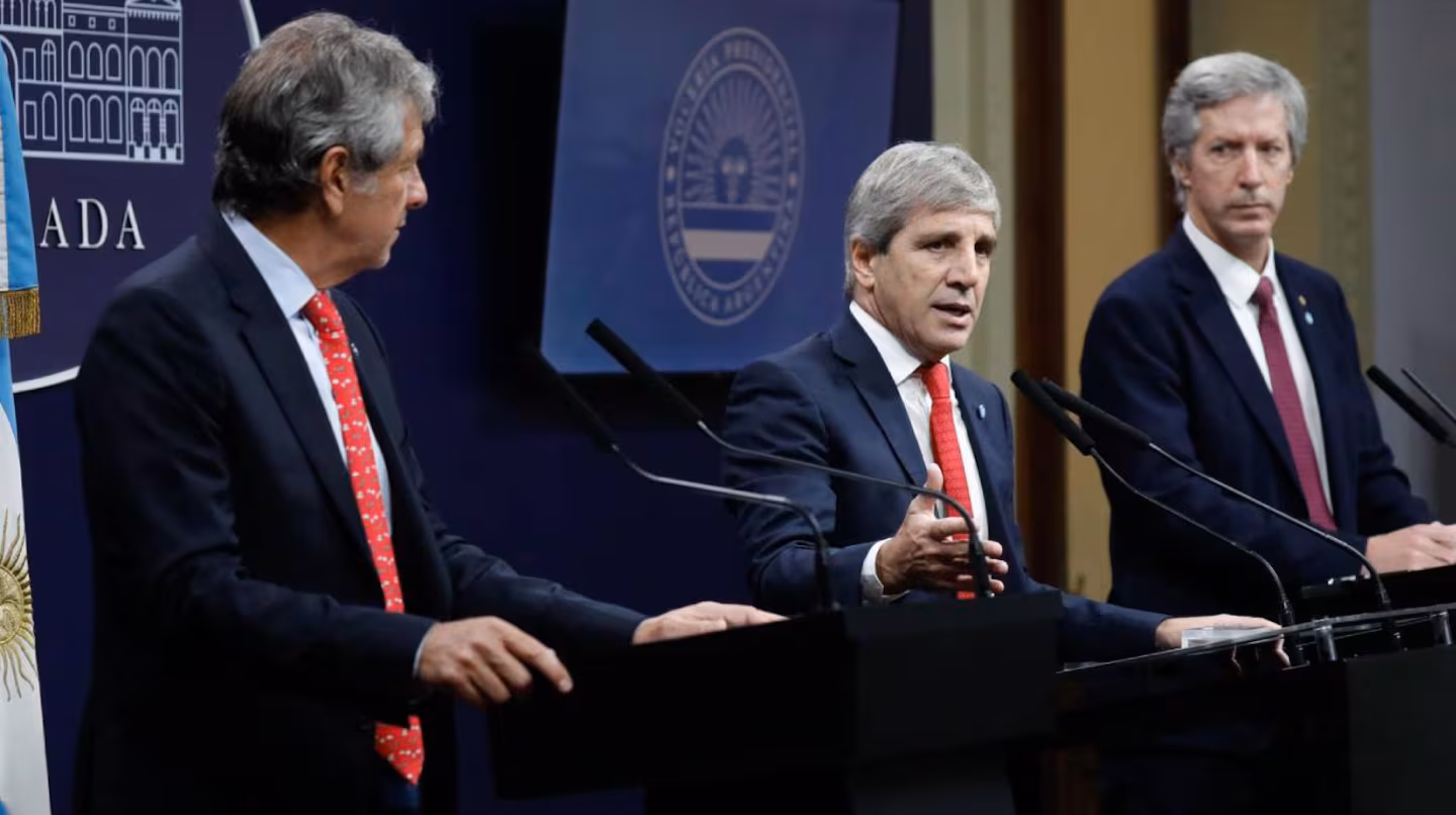 ¡El Gobierno ataca los «dólares del colchón»: ¿Qué dicen los tributaristas?!