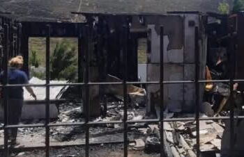 Dos jóvenes perdieron todo tras un incendio y organizan una rifa para volver a empezar