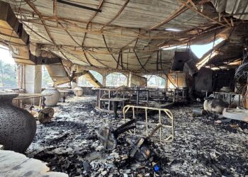 Aumenta a 25 muertos y seis heridos el balance del incendio en una discoteca de la India