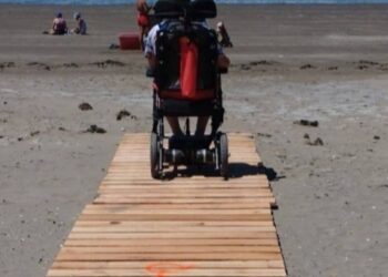 “Todos merecen llegar al mar”: el reclamo por playas accesibles vuelve a tomar fuerza en Comodoro y Rada Tilly