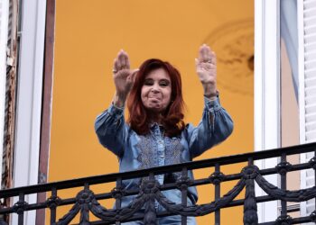 Cristina Kirchner continúa en lenta recuperación