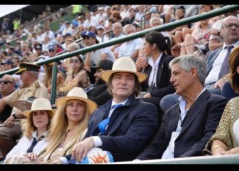Milei, de barra brava en la jura al selecto mundo del Polo
