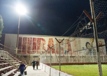 Huracán probó su renovada iluminación y está cada vez más cerca de reinagurarla