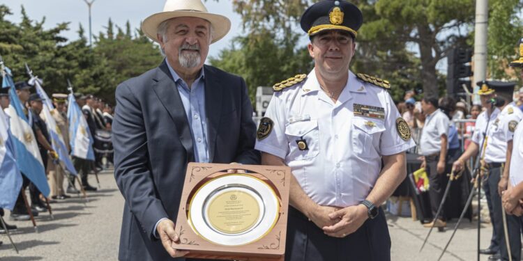 Machashvili acompañó el 68° Aniversario de la Policía del Chubut