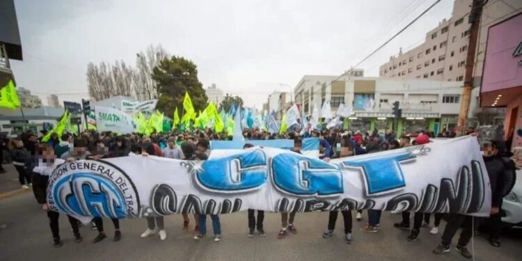 Comodoro también marcha contra la reforma laboral de Milei