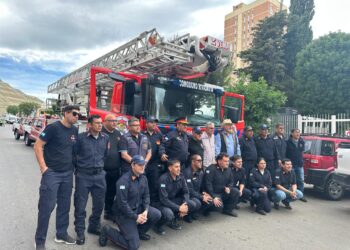 Bomberos  presentó una escalera hidroelevadora que permitirá evacuar edificios de hasta 14 pisos