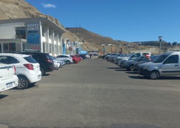 El Club Náutico Espora denunció la ocupación indebida de su predio por vehículos que evitan el cobro del SEM