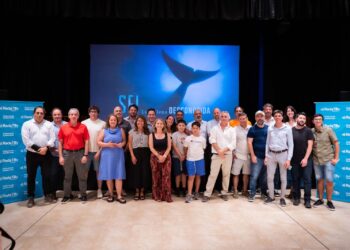 Rada Tilly inauguró la temporada de verano 2025-2026 y estrrenó el documental “Sei, la ballena desconocida”