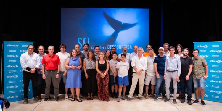 Rada Tilly inauguró la temporada de verano 2025-2026 y estrrenó el documental “Sei, la ballena desconocida”