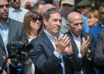 Luque: «El retiro de YPF le pega muy fuerte a la ciudad”