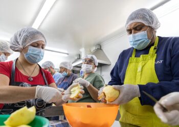 Más de 30 personas se capacitaron en producción de dulces para fomentar el autoempleo