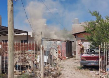 Se prendió fuego un galpón mientras cocinaban un cordero