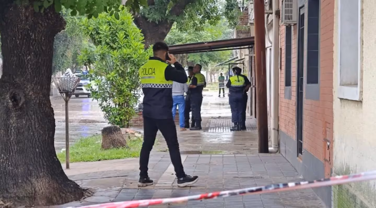 «Abrazaba a mi mamá pidiéndole perdón»: la desgarradora reacción del adolescente acusado de asesinato en Tucumán