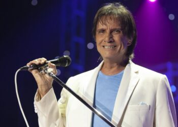 Se accidentó Roberto Carlos mientras grababa un programa de televisión