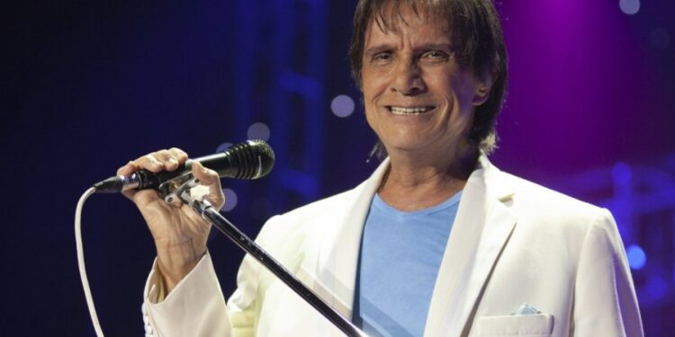 Se accidentó Roberto Carlos mientras grababa un programa de televisión