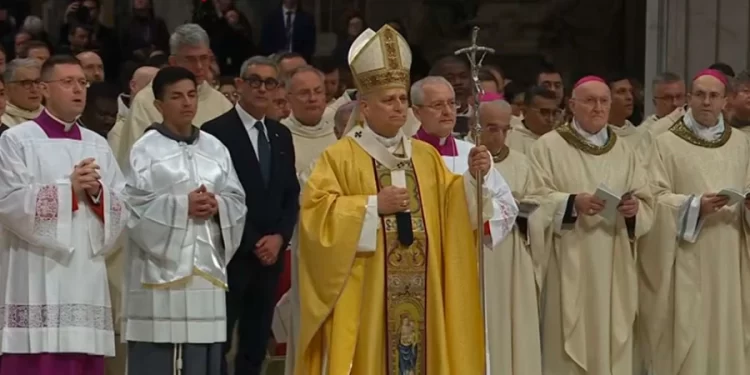 El papa León XIV felicitó a los fieles por la Navidad en diez idiomas