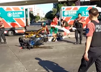 Dos personas murieron en un choque entre una moto y un colectivo