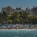 Sábado mayormente nublado y domingo con máxima de 30°C