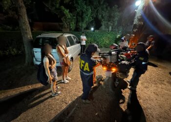 Expulsaron del país a la sobrina del narcotraficante “Dumbo” y a su pareja tras un fuerte operativo de seguridad