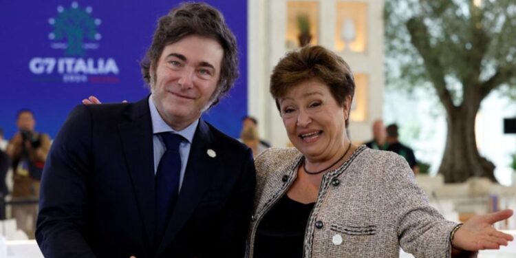 El FMI elogia a Argentina por compra de reservas internacionales