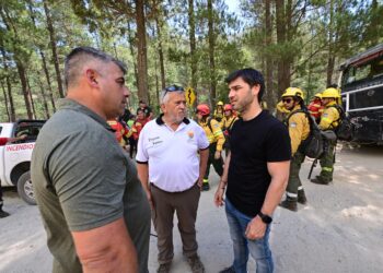 Torres se hizo presente en Puerto Patriada, donde se registra un incendio activo