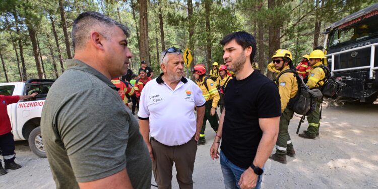 Torres se hizo presente en Puerto Patriada, donde se registra un incendio activo